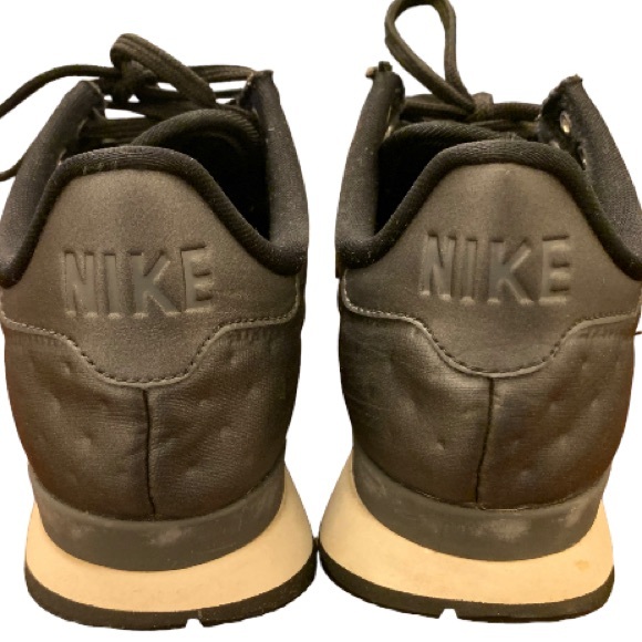 Nike Sneakers - Picture 3 of 4